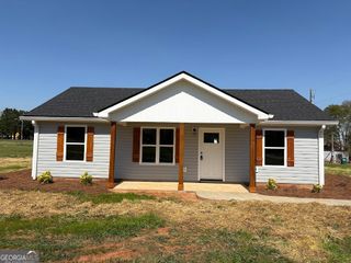 76 Gin Avenue, Bowersville, GA 30516