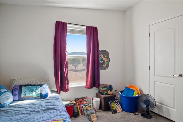 2404 S Knight Creek Road, Kingman, AZ 86401