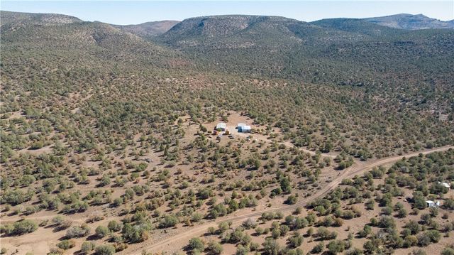 2404 S Knight Creek Road, Kingman, AZ 86401