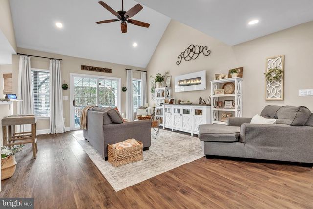 25 NELSON DR, Barnegat, NJ 08005