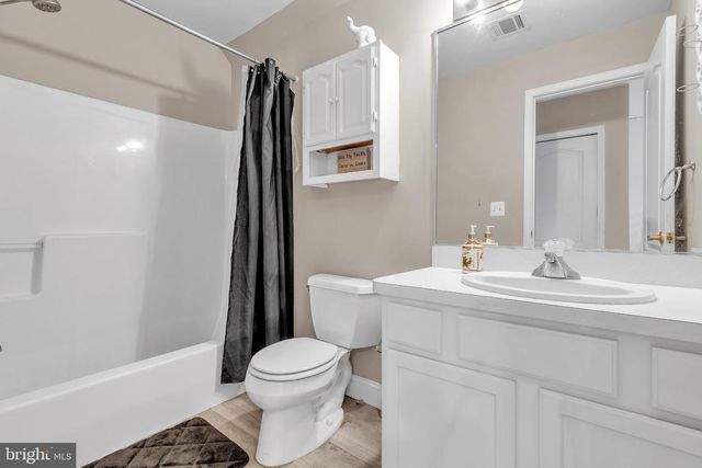 25 NELSON DR, Barnegat, NJ 08005