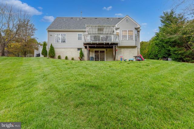 25 NELSON DR, Barnegat, NJ 08005