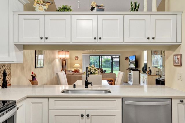 410 Buttonwood Place, Boca Raton, FL 33431