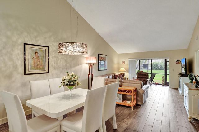 410 Buttonwood Place, Boca Raton, FL 33431