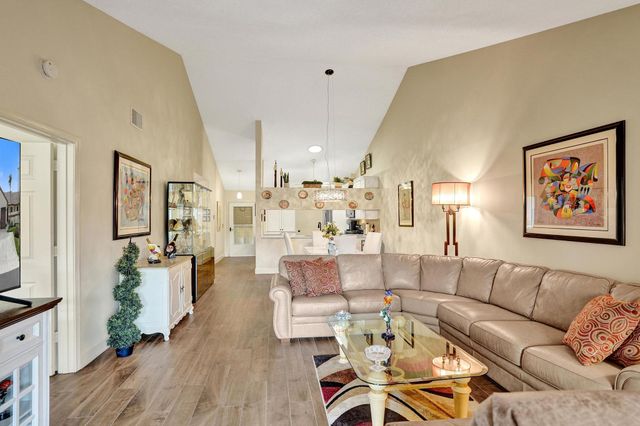 410 Buttonwood Place, Boca Raton, FL 33431