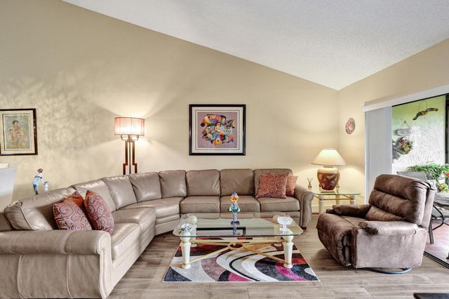 410 Buttonwood Place, Boca Raton, FL 33431