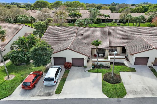 410 Buttonwood Place, Boca Raton, FL 33431