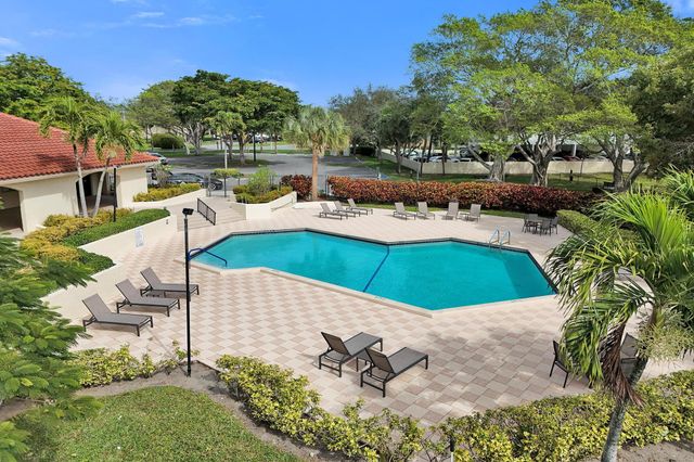 410 Buttonwood Place, Boca Raton, FL 33431