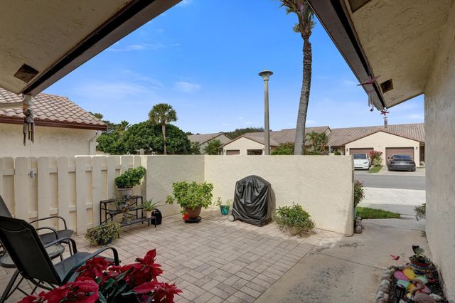 410 Buttonwood Place, Boca Raton, FL 33431