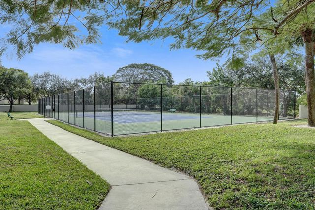 410 Buttonwood Place, Boca Raton, FL 33431