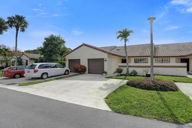 410 Buttonwood Place, Boca Raton, FL 33431