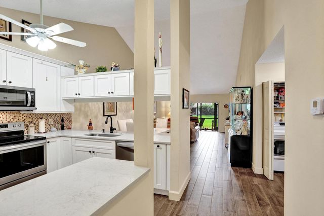 410 Buttonwood Place, Boca Raton, FL 33431