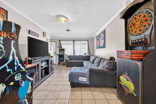 2230 Woodwind Way, League City, TX 77573