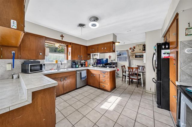 2230 Woodwind Way, League City, TX 77573