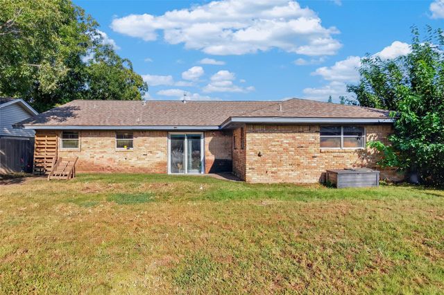 2230 Woodwind Way, League City, TX 77573
