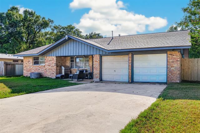 2230 Woodwind Way, League City, TX 77573