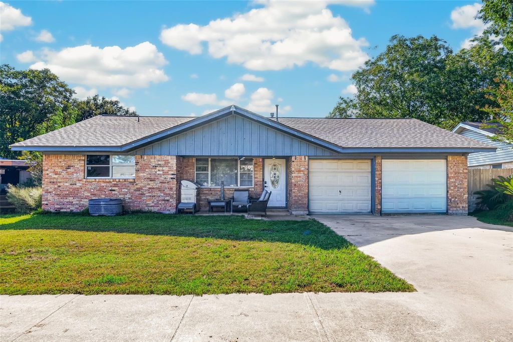 2230 Woodwind Way, League City, TX 77573