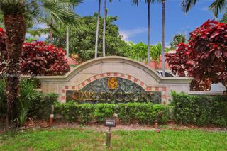 6841 SW 44th St 305, Miami, FL 33155