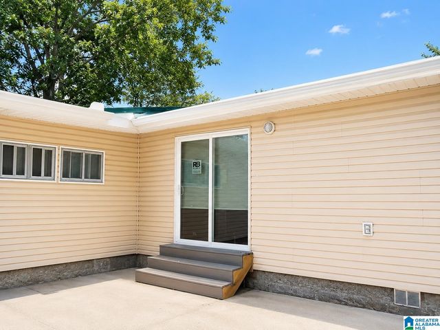 2202 26TH AVENUE N, Bessemer, AL 35023