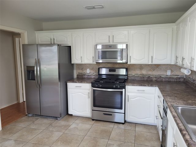 1109 Westgrove Drive, Saginaw, TX 76179