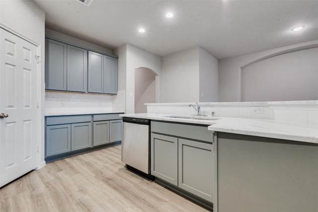 27079 Badger Way E, Magnolia, TX 77354