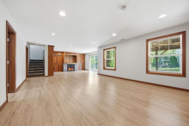 9260 Icosa Street, Lakeville, MN 55044