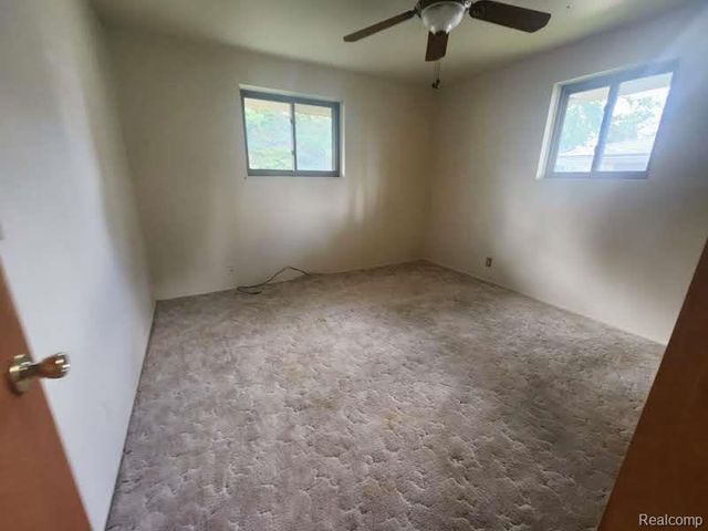 3804 Embarcadero Street, Waterford, MI 48329