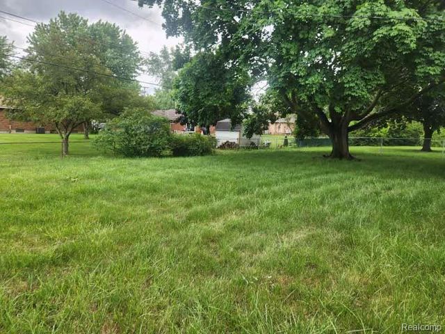 3804 Embarcadero Street, Waterford, MI 48329