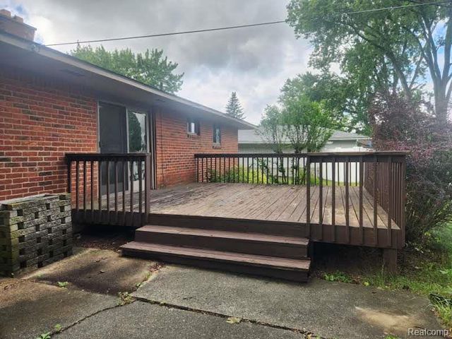 3804 Embarcadero Street, Waterford, MI 48329