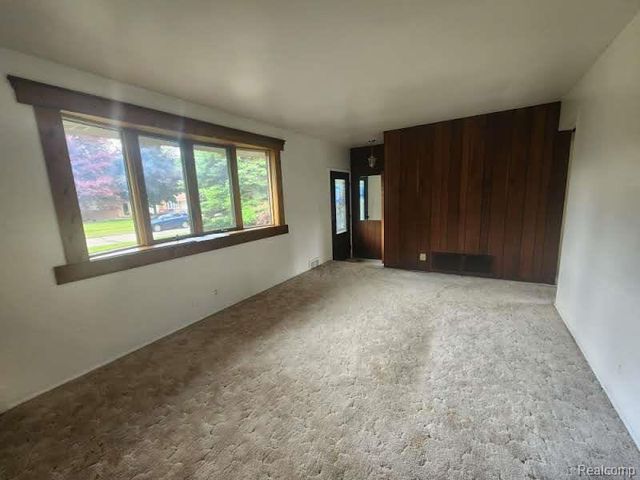3804 Embarcadero Street, Waterford, MI 48329