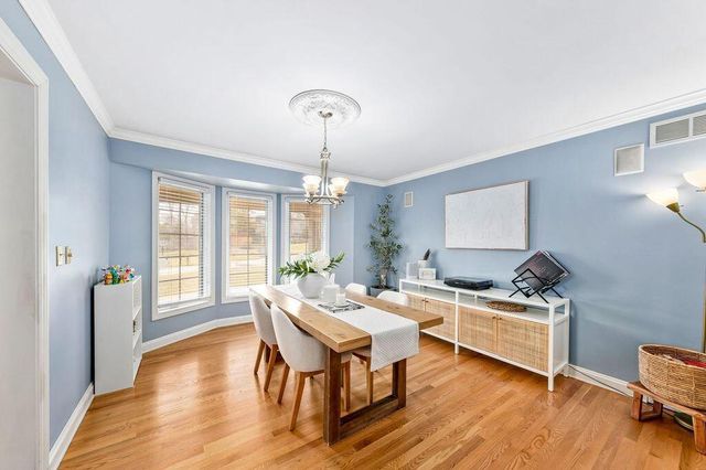 150 Bunker Hill DRIVE, Brookfield, WI 53005