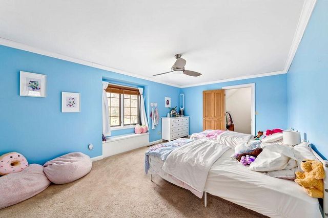 150 Bunker Hill DRIVE, Brookfield, WI 53005