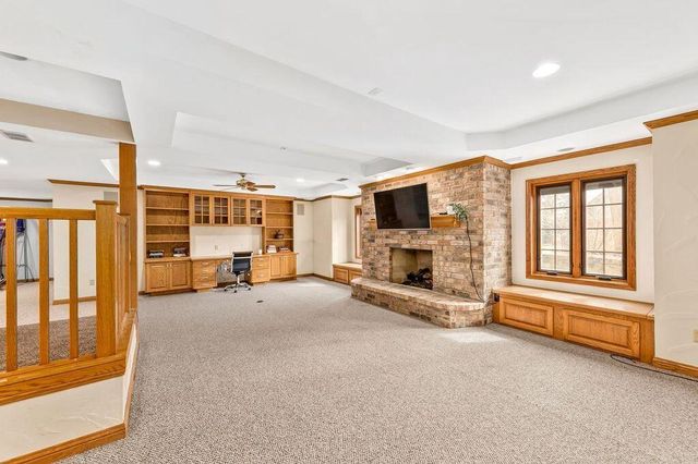 150 Bunker Hill DRIVE, Brookfield, WI 53005