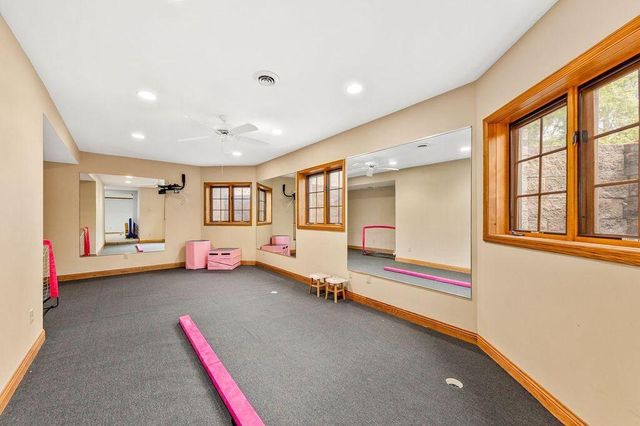 150 Bunker Hill DRIVE, Brookfield, WI 53005