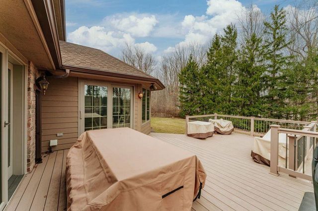 150 Bunker Hill DRIVE, Brookfield, WI 53005
