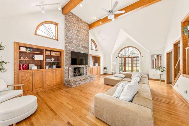 150 Bunker Hill DRIVE, Brookfield, WI 53005