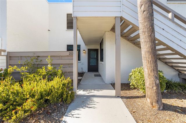212 LAKEWOOD DRIVE 212D, Bradenton, FL 34210