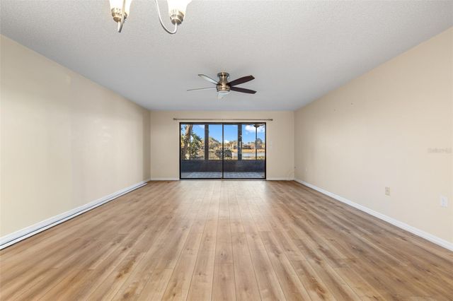 212 LAKEWOOD DRIVE 212D, Bradenton, FL 34210