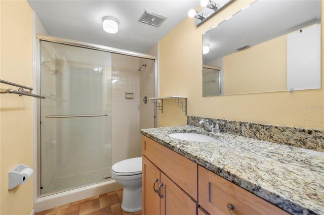 212 LAKEWOOD DRIVE 212D, Bradenton, FL 34210