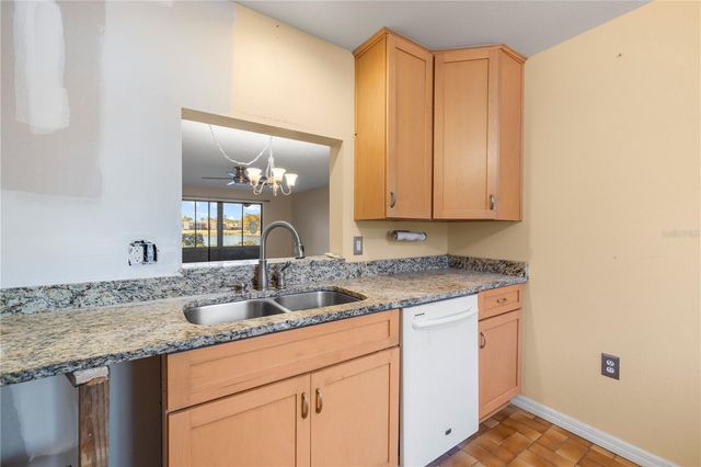 212 LAKEWOOD DRIVE 212D, Bradenton, FL 34210