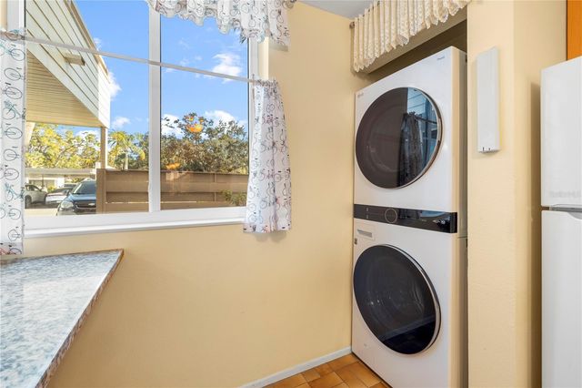 212 LAKEWOOD DRIVE 212D, Bradenton, FL 34210