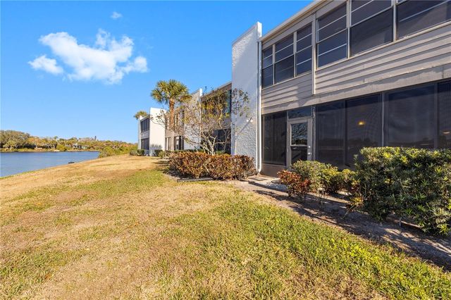 212 LAKEWOOD DRIVE 212D, Bradenton, FL 34210