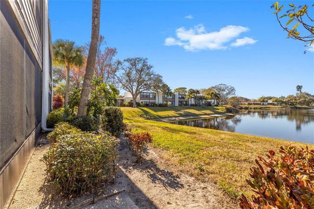 212 LAKEWOOD DRIVE 212D, Bradenton, FL 34210