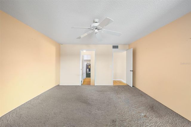 212 LAKEWOOD DRIVE 212D, Bradenton, FL 34210