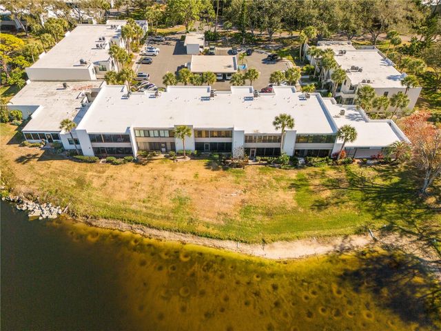 212 LAKEWOOD DRIVE 212D, Bradenton, FL 34210