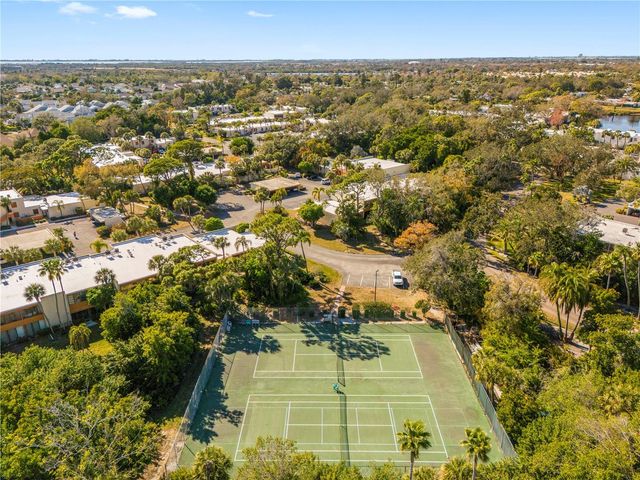 212 LAKEWOOD DRIVE 212D, Bradenton, FL 34210