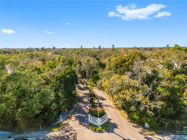 212 LAKEWOOD DRIVE 212D, Bradenton, FL 34210