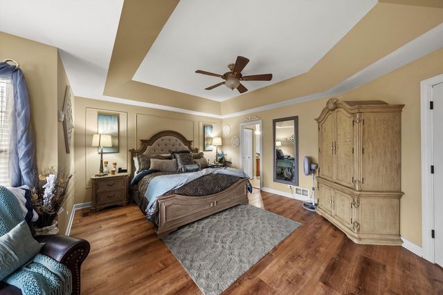 443 Glover Drive, North Aurora, IL 60542