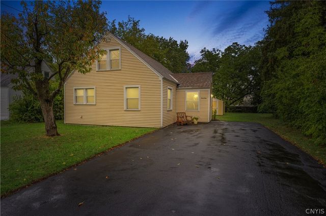 41 Grover Street, Dewitt, NY 13057