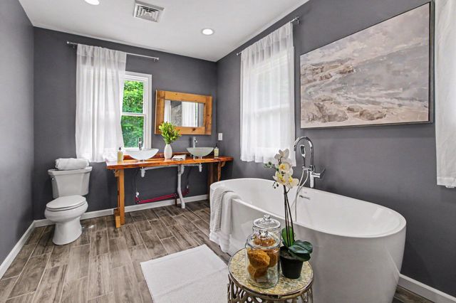 2736 S Wagner Road, Ann Arbor, MI 48103